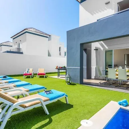 Playa De Fanabe Sleeps 8 With Pool Air Con And Wifi * أذيخي