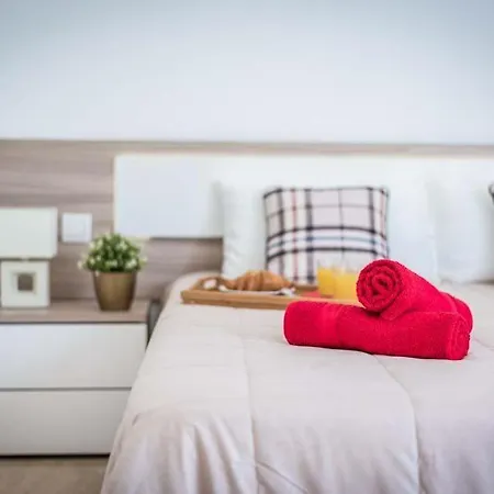 Playa De Fanabe Sleeps 8 With Pool Air Con And Wifi فيلة *