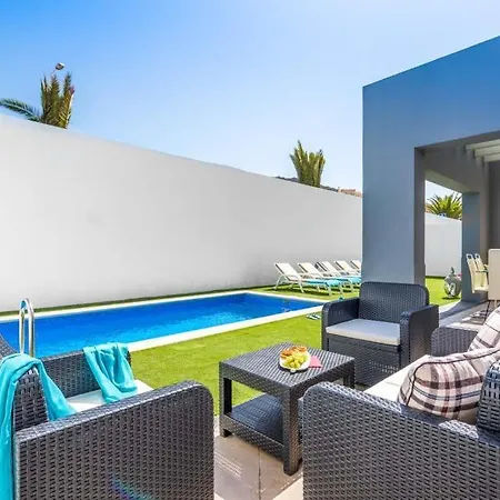 Playa De Fanabe Sleeps 8 With Pool Air Con And Wifi * أذيخي