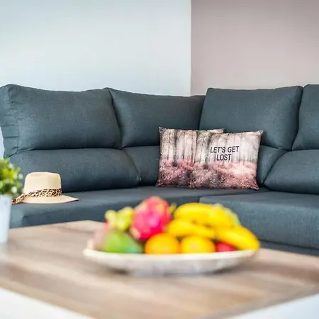 Villa Playa De Fanabe Sleeps 8 With Pool Air Con And Wifi Costa Adeje (Tenerife)