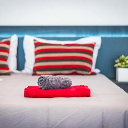 Vila Playa De Fanabe Sleeps 8 With Pool Air Con And Wifi Costa Adeje (Tenerife)