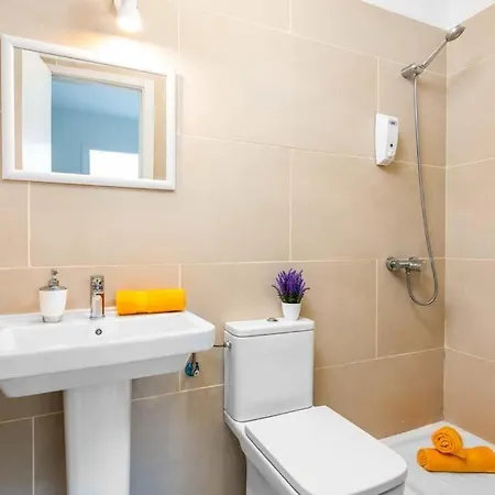 Vila Playa De Fanabe Sleeps 8 With Pool Air Con And Wifi *