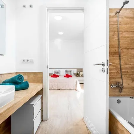 Vila Playa De Fanabe Sleeps 8 With Pool Air Con And Wifi *